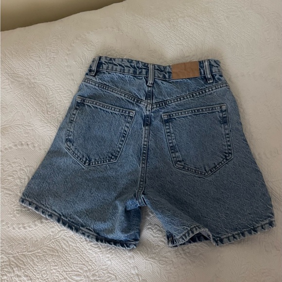 Classic Zara thick Denim women’s Shorts - Picture 3 of 6